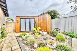 Garden Room- click for photo gallery